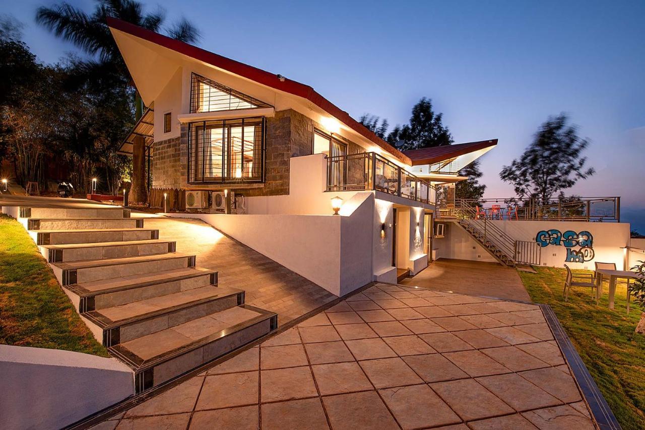 Casamo Silver Oak By Stayvista - Overlooking A Lake & Valley, Lush Green Lawns, & A Private Pool Mahabaleshwar Exterior photo